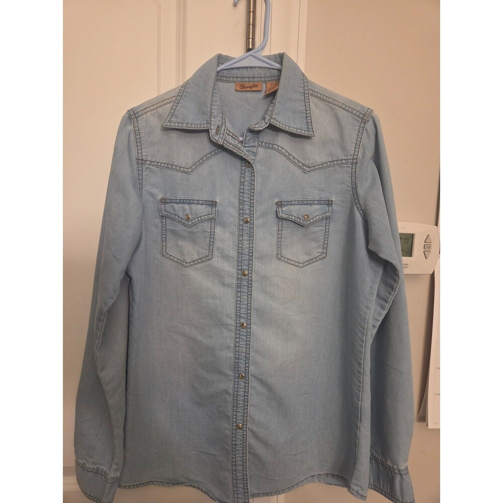 Wrangler Women's Light Wash Denim Button Down Shirt Size S